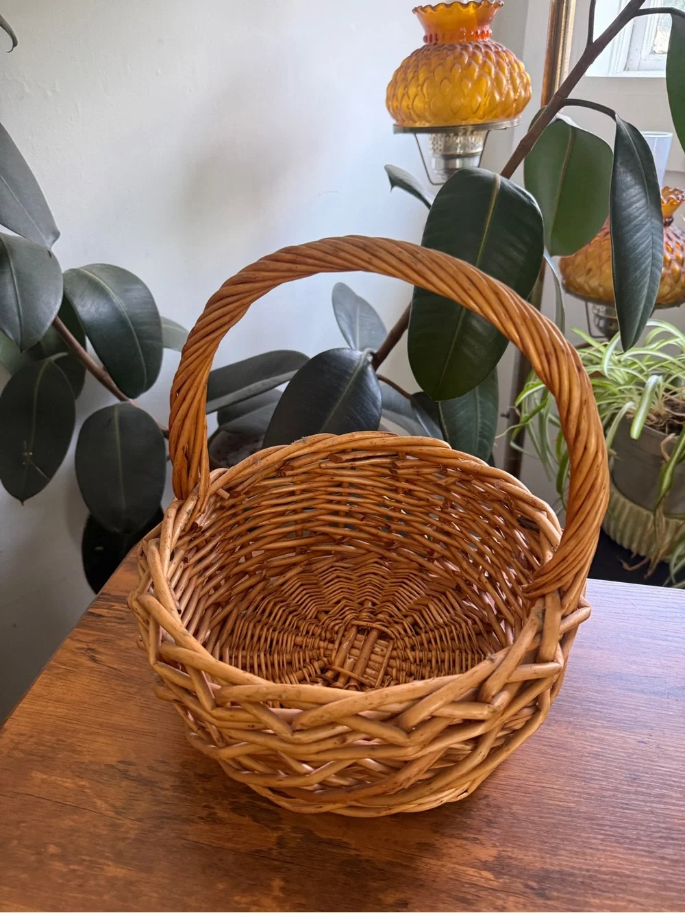 Woven Willow Basket with Handle - Natural Brown
